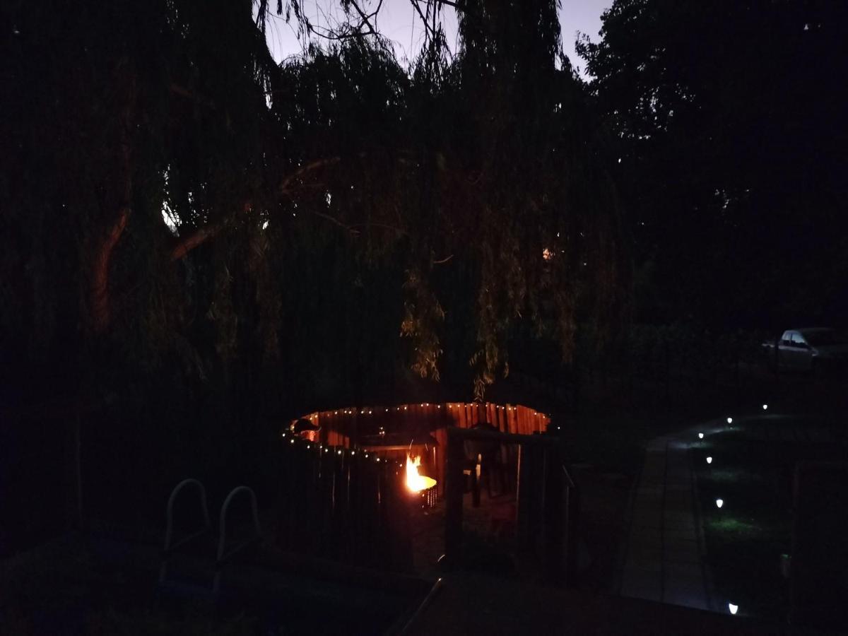 Glamping At The Well In פרנצ'הוק מראה חיצוני תמונה